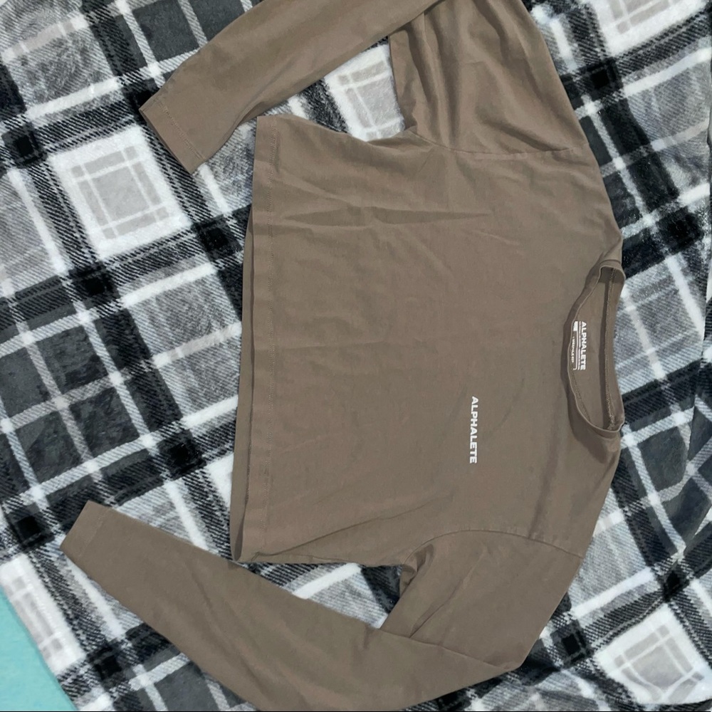 Alphalete long sleeve crop top